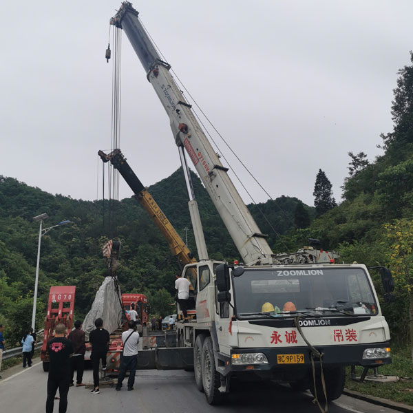 隨車(chē)吊租賃現(xiàn)場(chǎng)案例